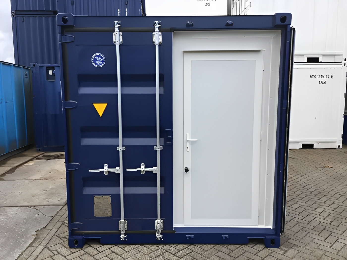 10ft Accommodation Container - Unlock Comfort Today. Act Now