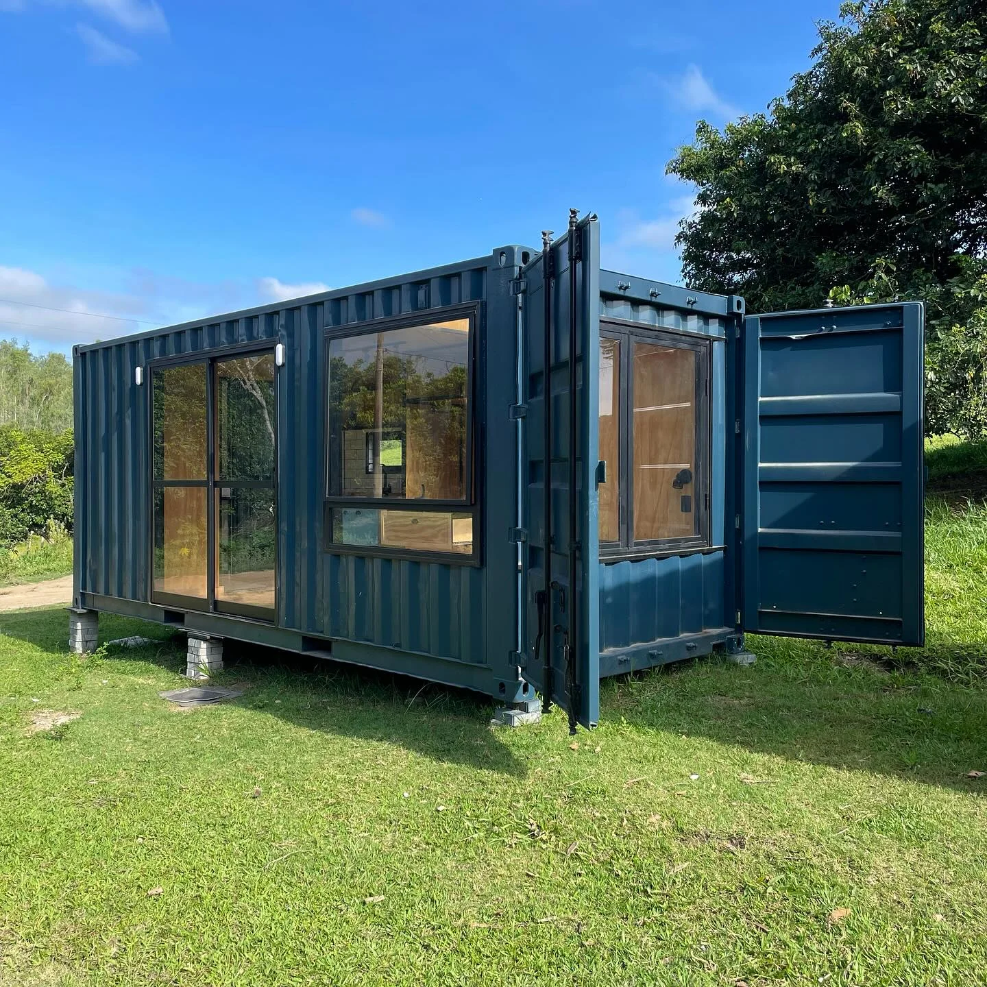 Custom 20ft Cozy Cabin Container House - M-W Containers