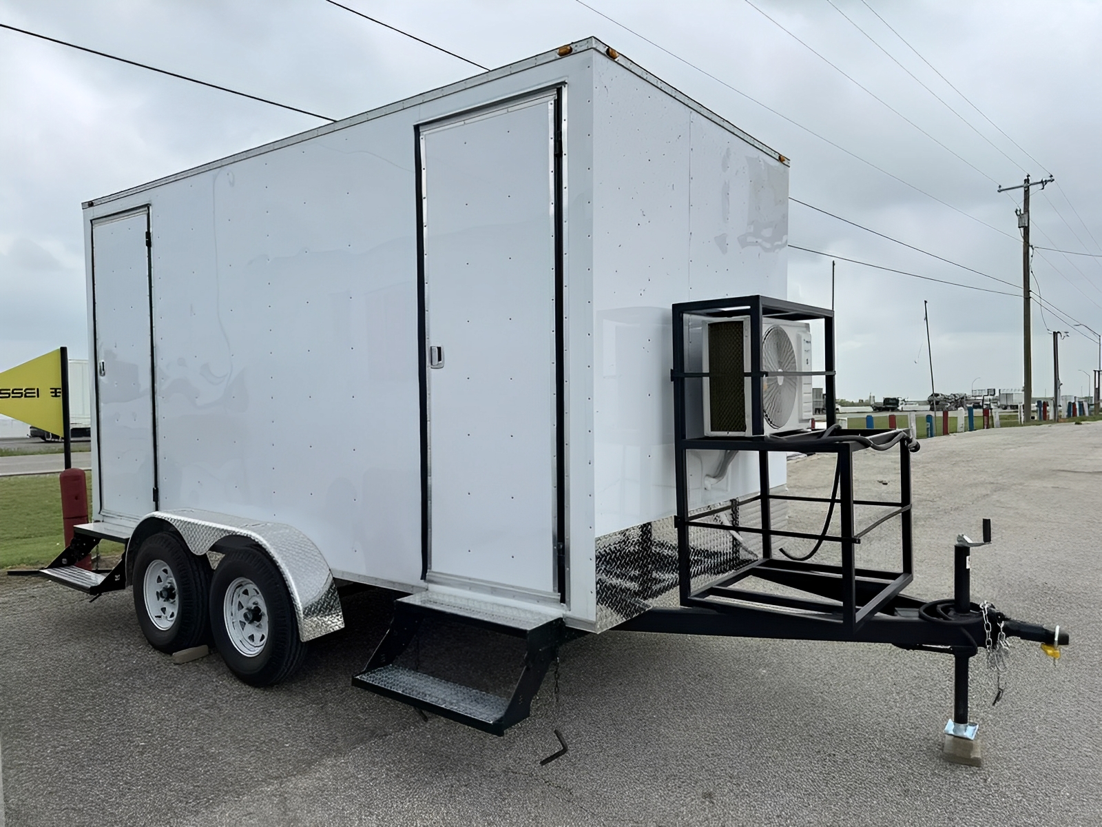 Upscale 2 Station Portable Restroom Trailer 7′ x 14′ - M-W Containers